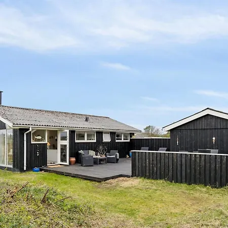 Zina - 600m From The Sea By Interhome *