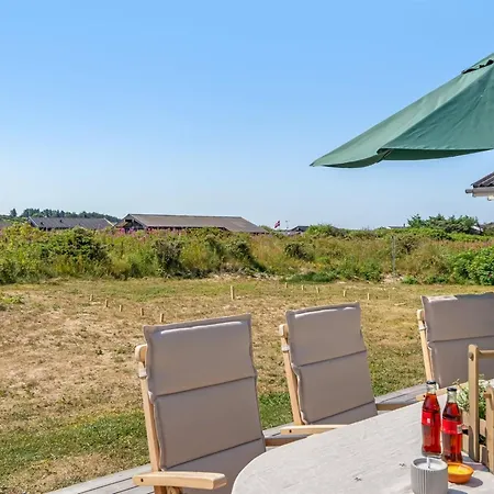 Zina - 600m From The Sea By Interhome *