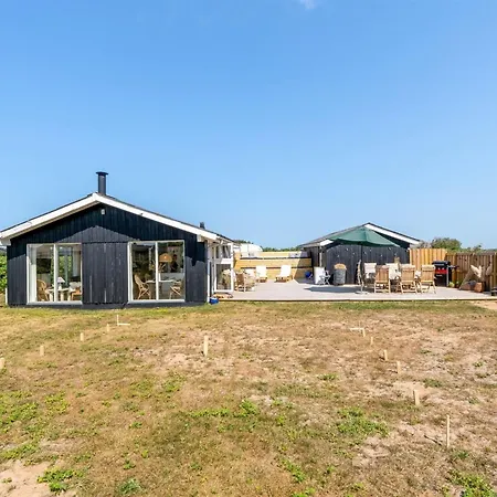 Zina - 600m From The Sea By Interhome